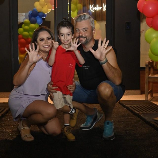 No dia 12/12, o Nicolas comemorou seus 5 anos em uma aventura incrível do mundo do Super Mario aqui no Kroko Kids Buffet, e que alegria ter vocês com a gente mais uma vez! 🎮🍄

Fernanda e Willian, muito obrigado por confiarem novamente no nosso espaço para viver esse momento tão especial em família; é uma honra ver o Nicolas crescendo e poder fazer parte dessa história cheia de carinho, sorrisos e memórias boas. 💚

Cada detalhe dessa festa foi preparado com muito amor para que vocês se sentissem em casa, com diversão para todos os lados, comida deliciosa e uma equipe pronta para que tudo saísse melhor do que o esperado. 🐊✨

Que venham muitos outros aniversários do Nicolas aqui com a gente, sempre com a mesma energia, alegria e sonho realizado em forma de festa. 🎂🤍

Obrigada por fazerem parte da família Kroko Kids Buffet! 🐊🎉