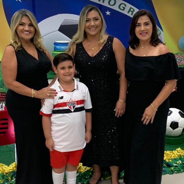 ⚽️🏆 Abudd, 6 anos e um golaço de aniversário com a festa Futebol Brasileirão no Kroko Kids Buffet! ⚽️🏆 Flávia e Mohamad, obrigado por vibrar essa paixão pelo futebol com a gente e proporcionar um dia inesquecível para o craque! Desejamos ao Abudd muitos anos de gols, vitórias e alegrias, dentro e fora dos campos! Que ele continue crescendo com muita saúde, garra e espírito de equipe. Feliz aniversário, Abudd! 🎂🎉 #KrokoKidsBuffet #AniversárioAbudd #FutebolBrasileirão #6Anos #FestaInfantil #MomentosMágicos #ÉCampeão