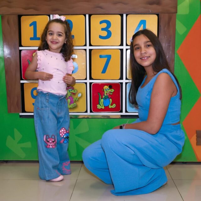 No dia 11/10, com o tema encantador de Lili e Stitch, essa festa uniu muita diversão, sorrisos e momentos inesquecíveis para nossas aniversariantes e todos os convidados.

Agradecemos imensamente à Regiane e ao Rodrigo por confiarem novamente em nosso espaço para proporcionar um dia tão especial e cheio de amor. Vocês fazem parte da família Kroko Kids e é uma honra acompanhar cada capítulo dessa história linda.

Que a Olivia e a Laís continuem crescendo com saúde, alegria e rodeadas de sonhos realizados! Muito obrigado por escolherem o Kroko Kids novamente! 💙🌺

#AniversárioKrokoKids #Olivia11Anos #Laís3Anos #FestaLiliEStitch #SegundaFesta #MomentosFelizes #Gratidão