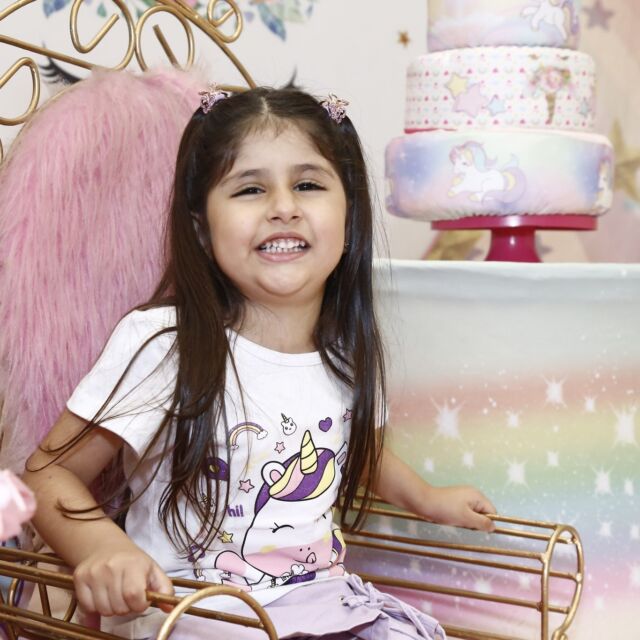 🦄✨ Uma festa mágica de unicórnio para celebrar os 4 anos da Agnes! ✨🦄 No Kroko Kids Buffet, o sonho se tornou realidade com muita cor, alegria e encantos! Thiago e Claudineia, obrigado por compartilhar esse momento especial conosco. Desejamos à Agnes um aniversário cheio de magia, amizade e tudo de bom que a vida tem para oferecer! Que ela continue crescendo com muita saúde, felicidade e espalhando a doçura dos unicórnios por onde passar. Feliz aniversário, Agnes! 🎂💖 #KrokoKidsBuffet #AniversárioAgnes #Unicórnio #4Anos #FestaInfantil #momentosmágicos